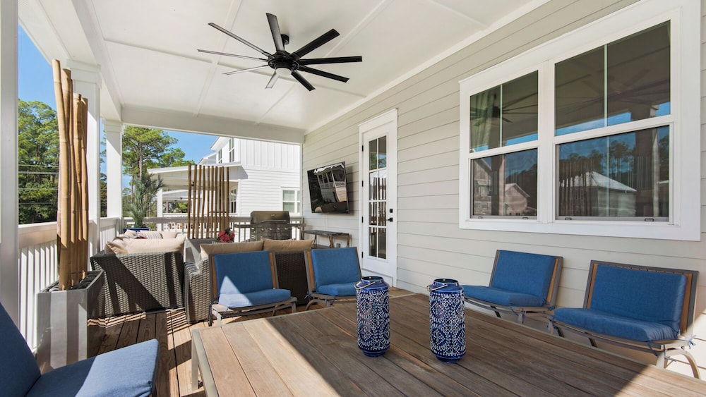 4BR Home With Deck & Grill Fun + Free Attraction Tickets!