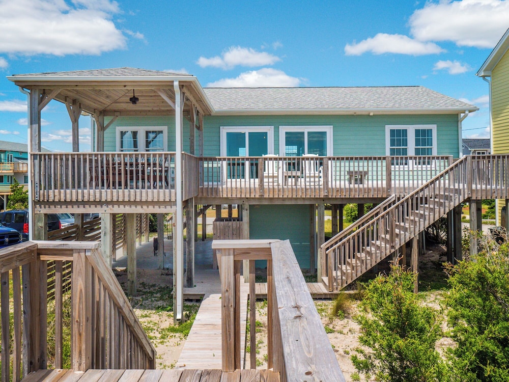 Green Dolphin by Topsail Realty