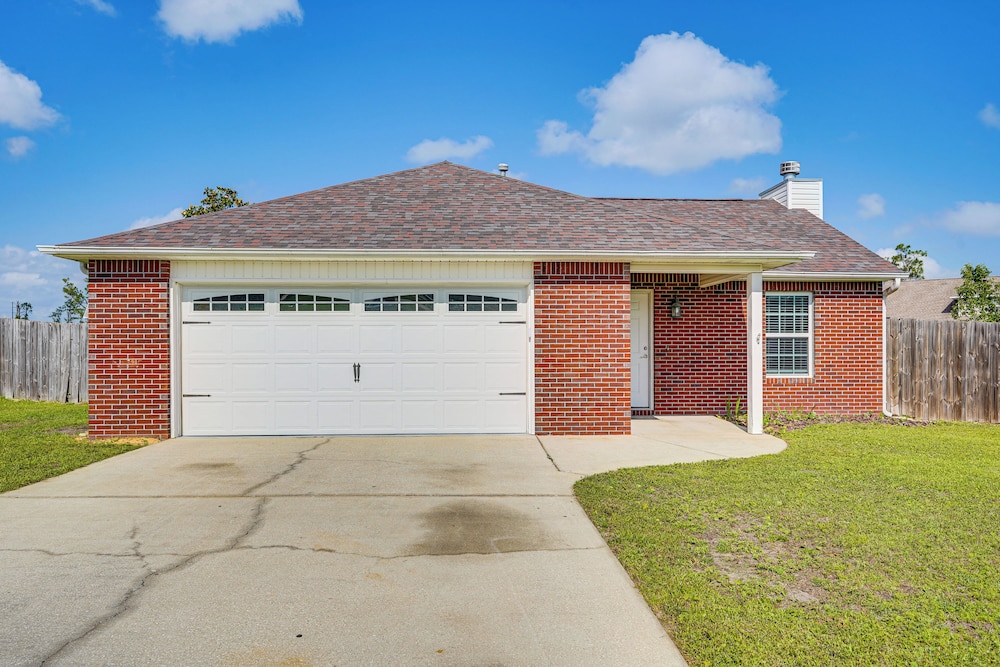 7 Mi to Dtwn Panama City: Family Home w/ Patio