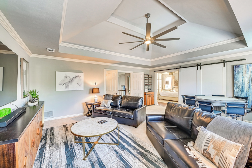 Relax By Pool, Soak in Hot Tub: Plano Home