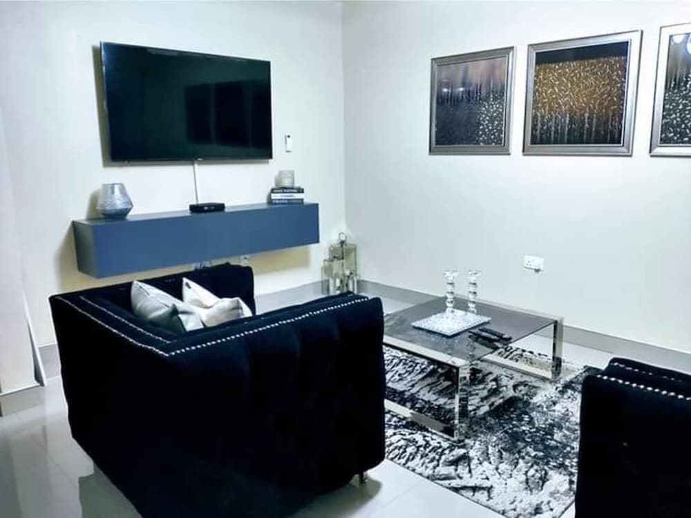 Apartment With 2 Spacious Bedrooms