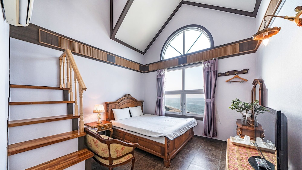 Gangneung Pension Sea and - Pet Friendly