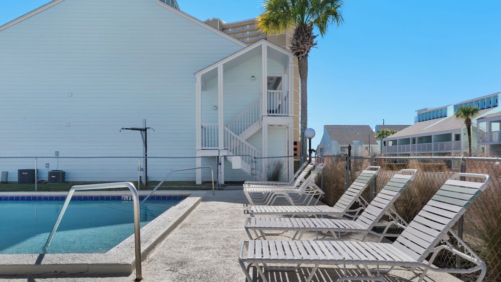 Beachside Stay w/ Pool & Beach Access + Free Attraction Tickets!