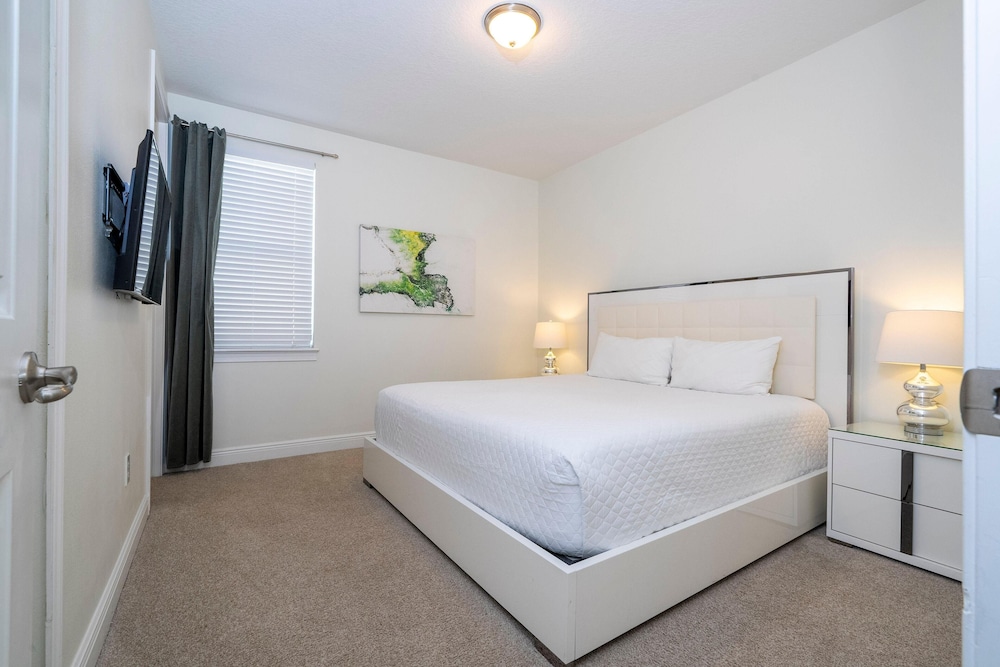 421 NP - Exquisite Retreat at Encore Resort