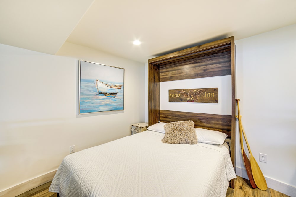 Hot Tub + Fireplace: Waterfront Clark Lake Apt