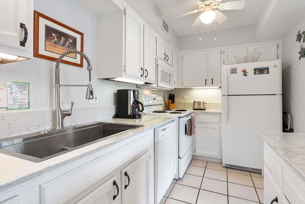 Oceanfront Complex - No Stairs - AC - Wifi - Vrkcv