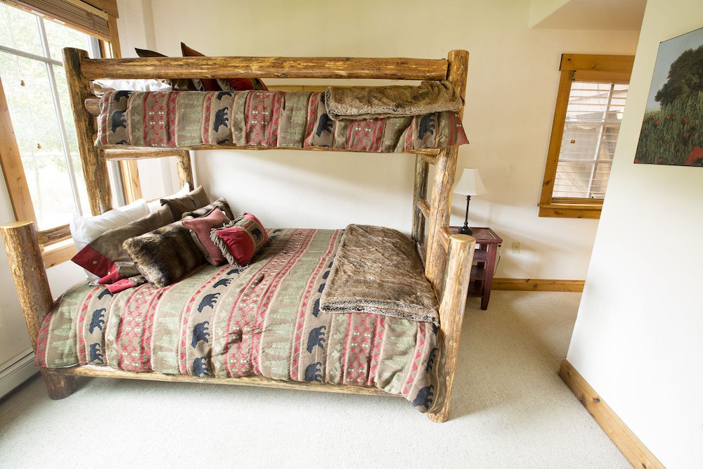 WestWall Lodge - Property Image 3