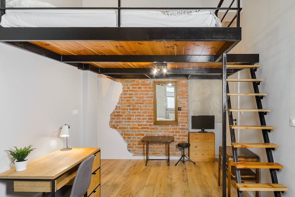 ShortStayPoland Brzeska B147 view 2