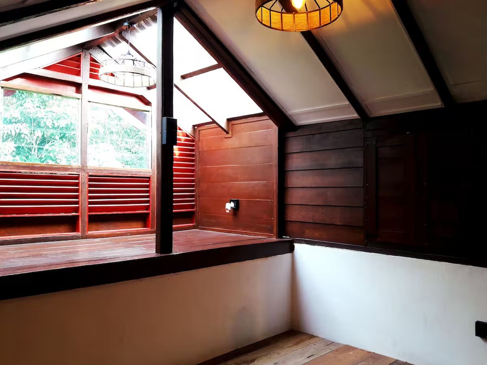 Bagas Zakariah Orchard Lodge