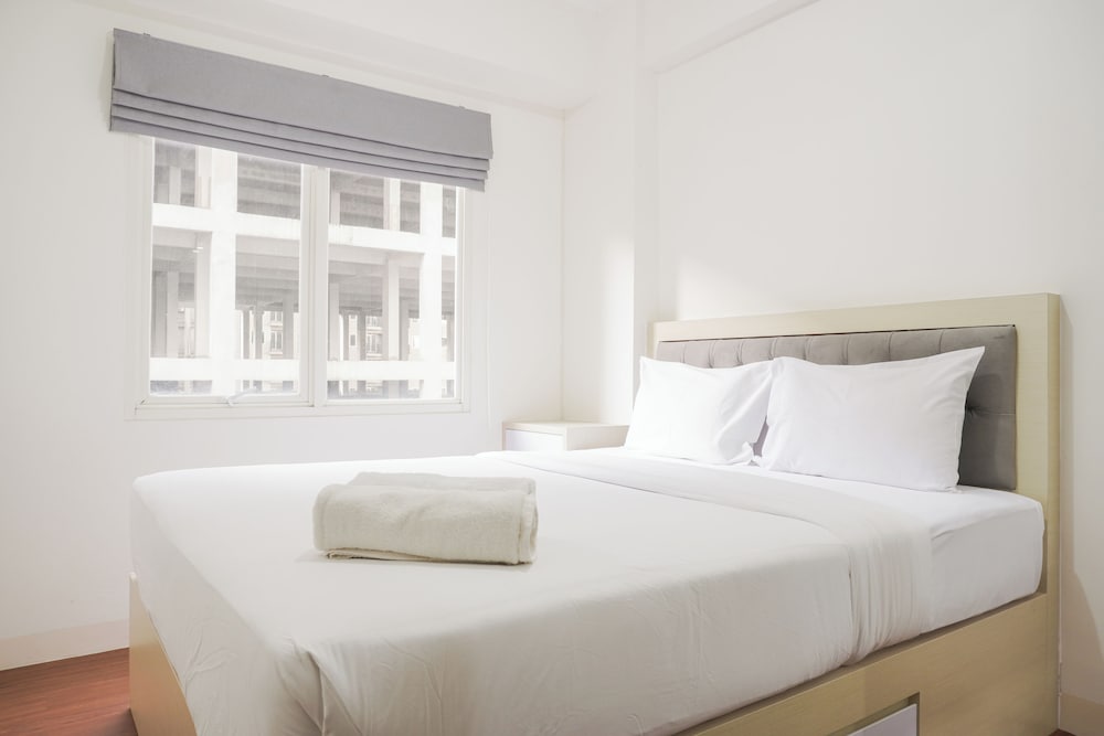 Pleasurable 2BR at Podomoro Golf View Apartment near Tol Cimanggis