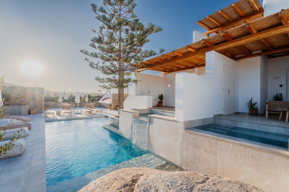 Oliving Mykonos Luxury Suites