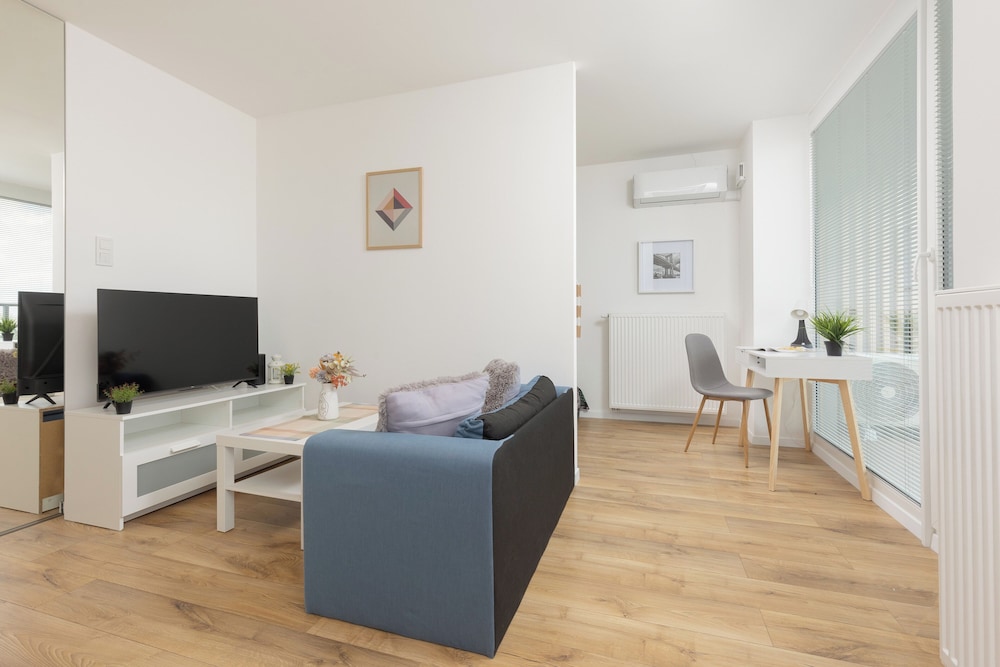 Kokoryczki Studio Warsaw by Renters view 2