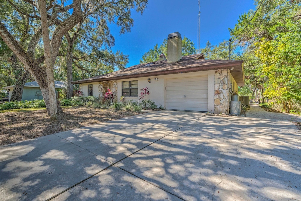 Canalfront Homosassa Escape w/ Private Dock! view 3
