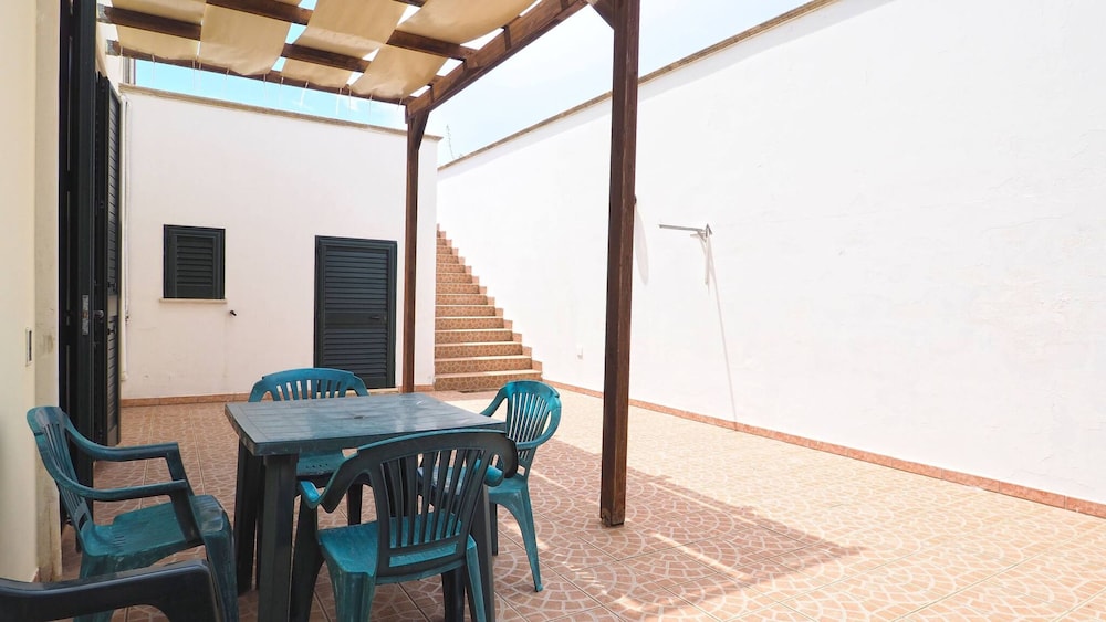Apartment Torre Suda 1 - 7 Beds Just a few Meters From the sea