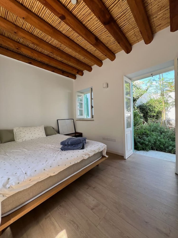 Charming Modern Getaway