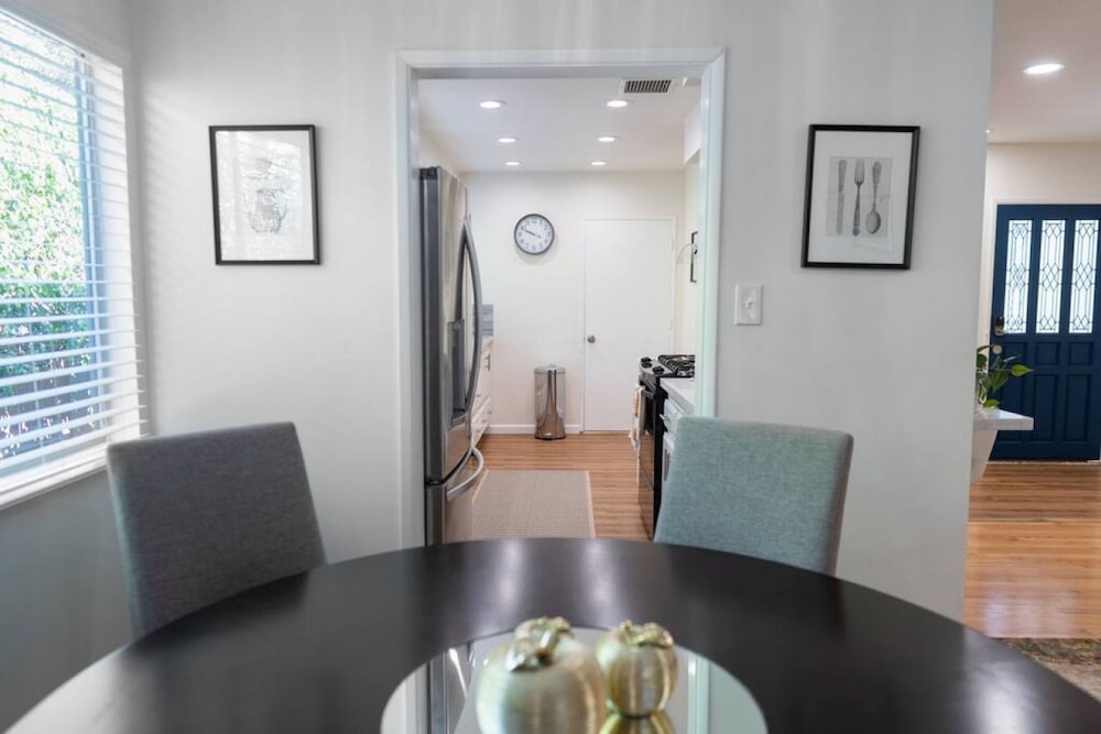 Disneyland Renovated 3BR Fullerton House w Garage Fenced Yard p56