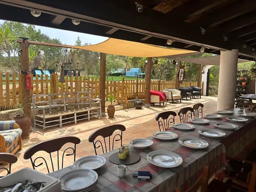 Porches Private Pool Villa 17 Guests