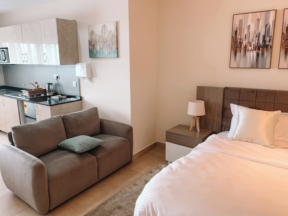 Sky Suites Airport