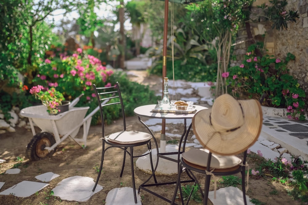 Agapi s Charming Retreat - Rustic Escape By Chania