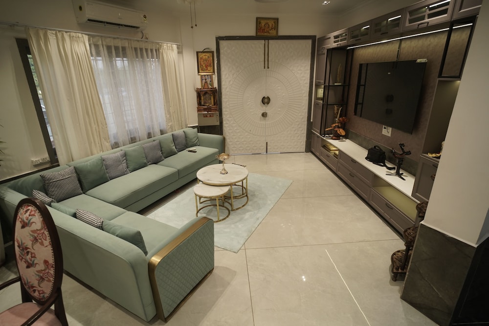 Sanjeevani Farms, Bhopal : A Luxury 5 Bedroom Private Pool Villa