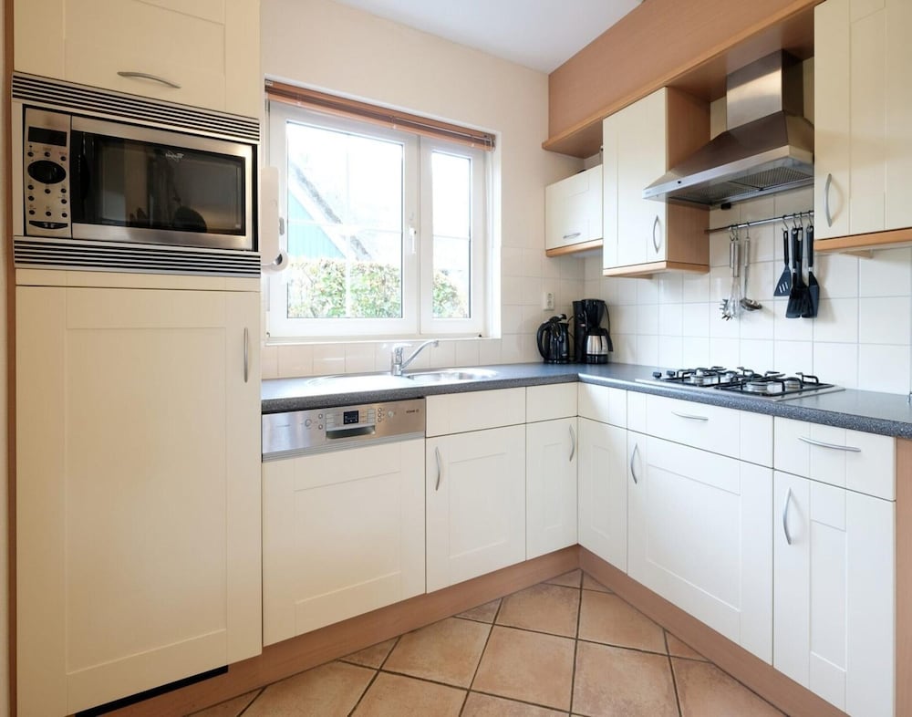 6-person Holiday Villa With Garden