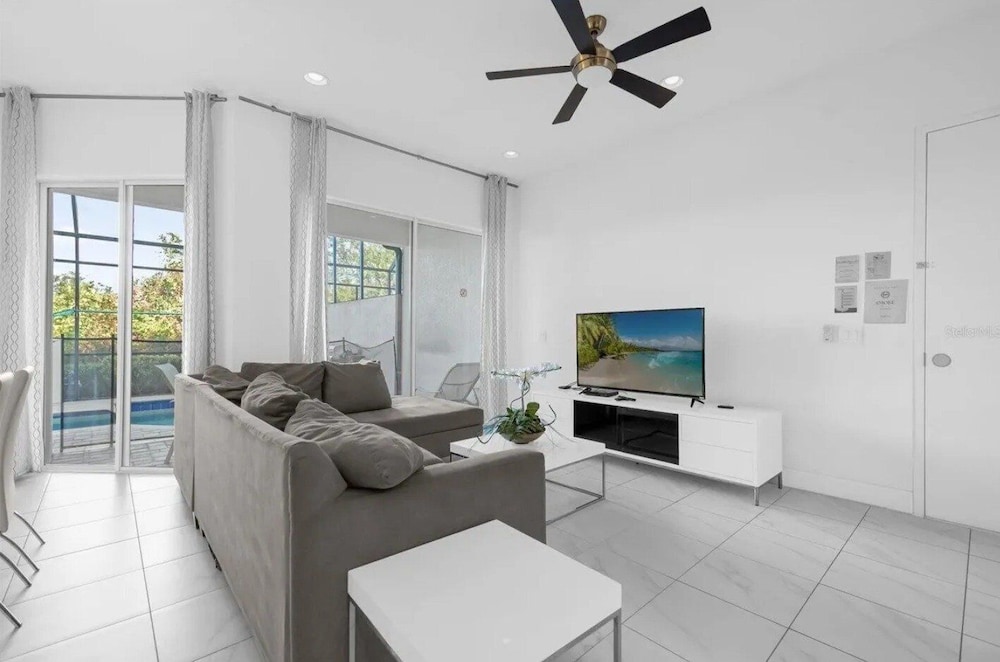 450cd-the Enclaves At Festival 5 Bedroom Townhouse