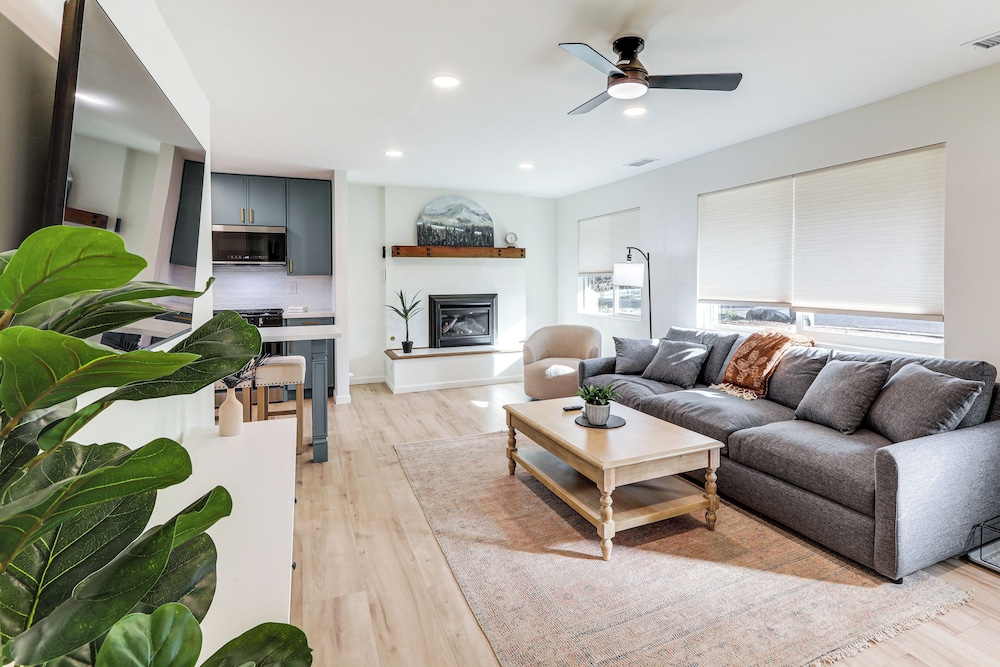 Near NAU & Dtwn! Kid-friendly Flagstaff Retreat