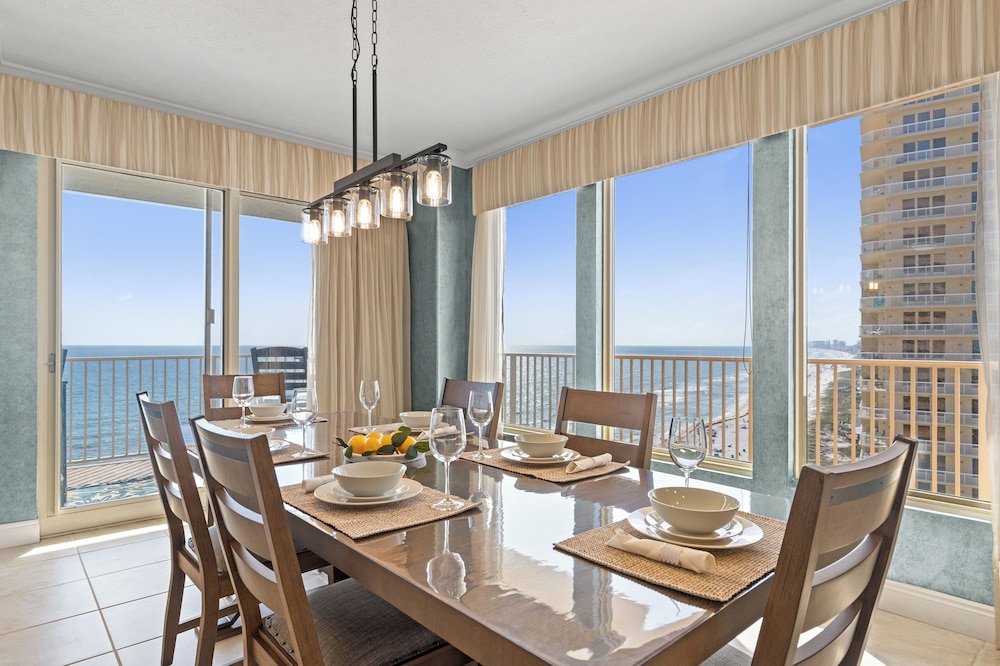 Treasure Shores3br Beachfront Corner Unit Sleeps 8 With Stunning Gulf Views!