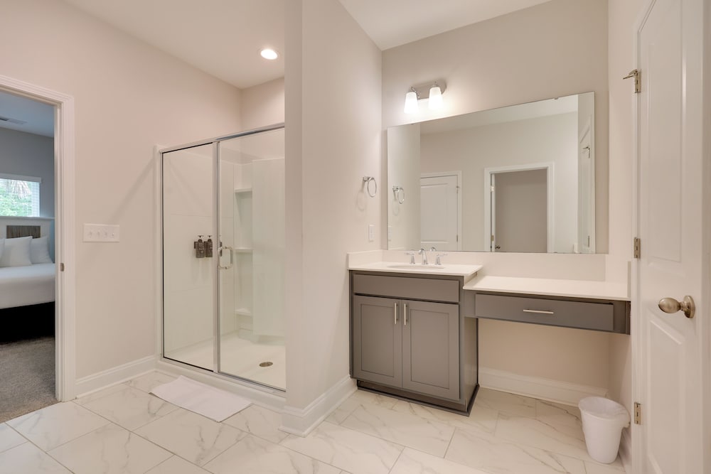 3 Mi to Sand & Surf: Ocean Isle Beach Retreat!