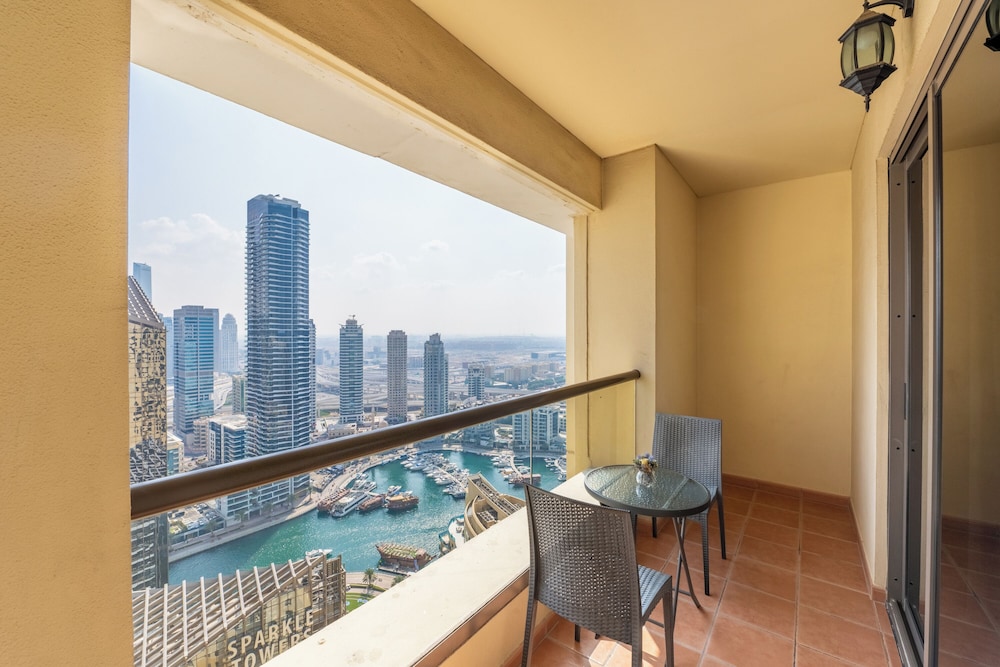 Luxe Marina View Retreat - 2BDRM
