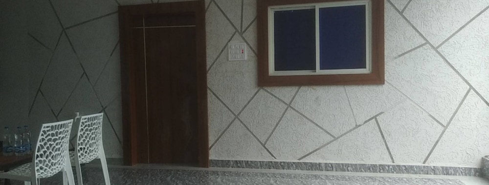 Hotel Aarav Palace