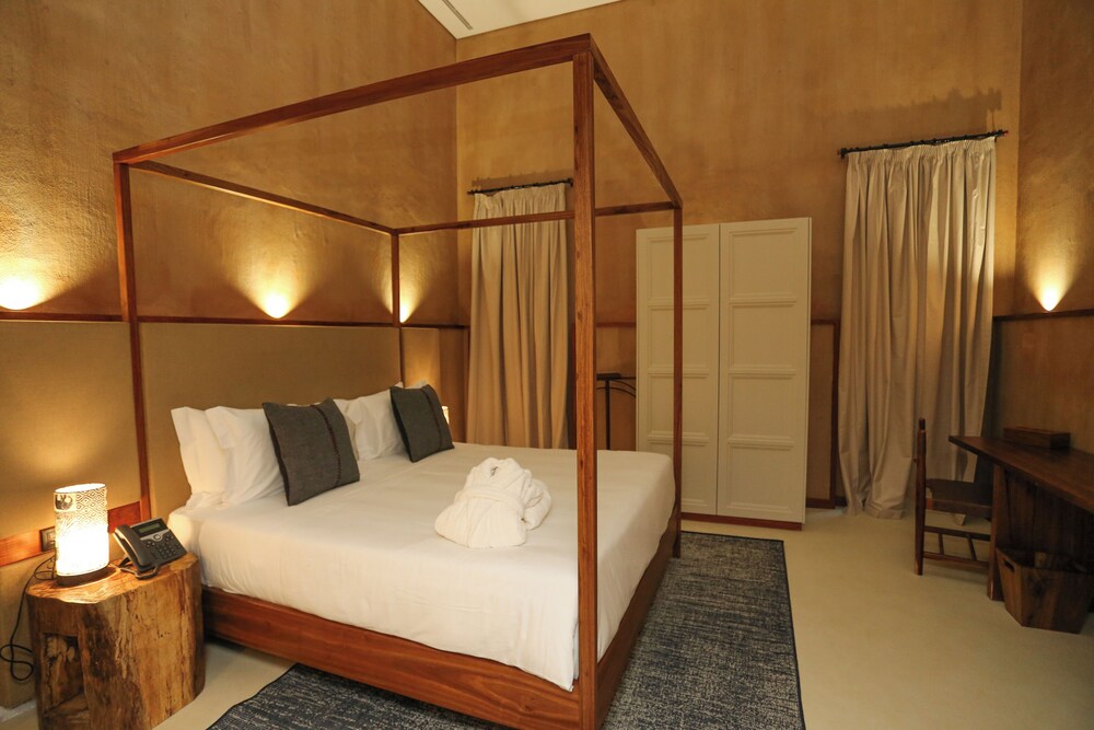 Mumba Lodge by Flow