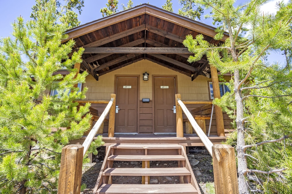 Grand Lake Lodge