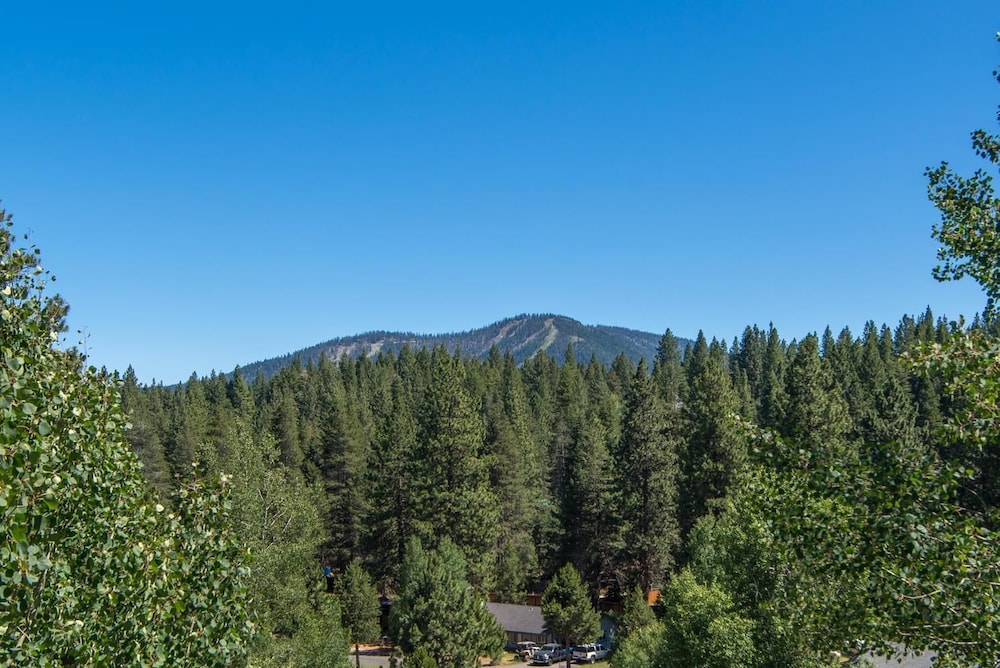 Palisades 4 Bedroom Holiday Home By Tahoe Truckee