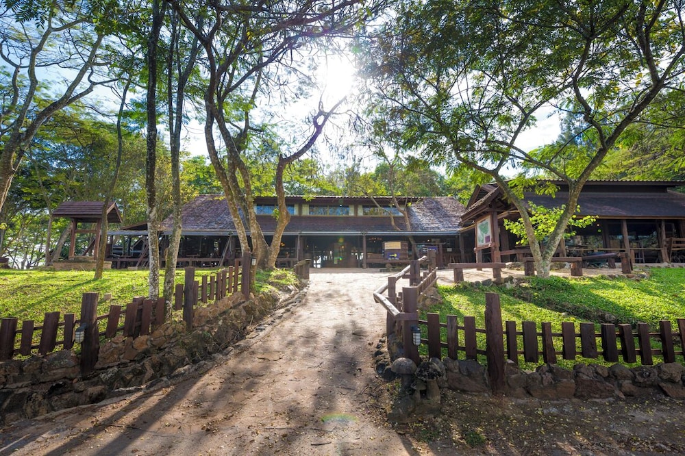 Village Farm & Winery