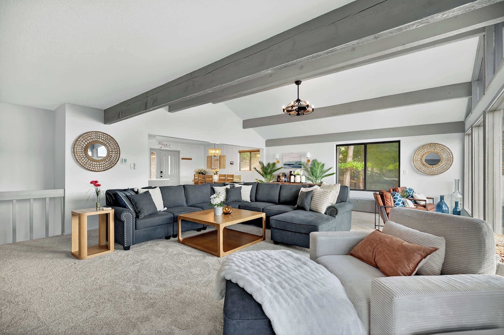 Lake Home Oasis - Sleeps 18