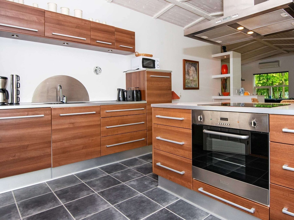 6 Person Holiday Home in Glesborg view 3