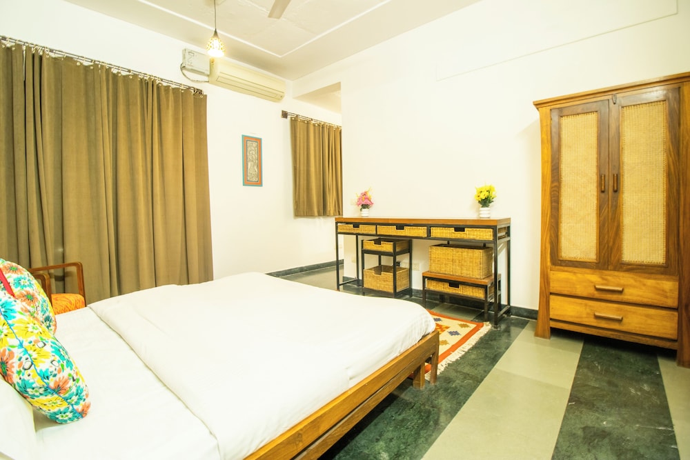 Opulent Antique 6BR Villa in Gurugram
