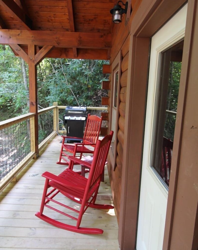 282 Cozy Cub 1 Bedroom Cabin