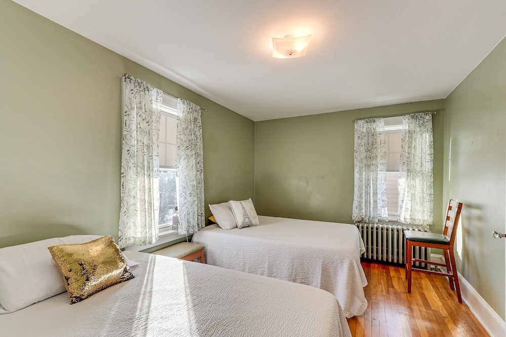 Charming Connecticut Retreat Near Museums Hiking - Property Image 25