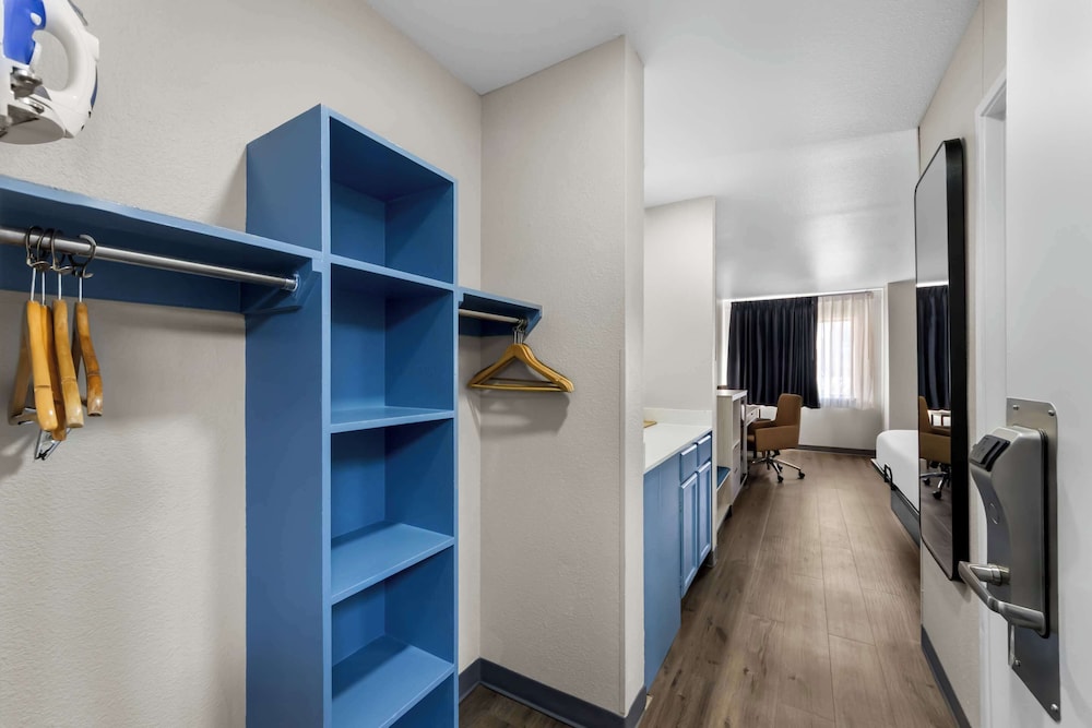 Park Inn by Radisson - Image 3