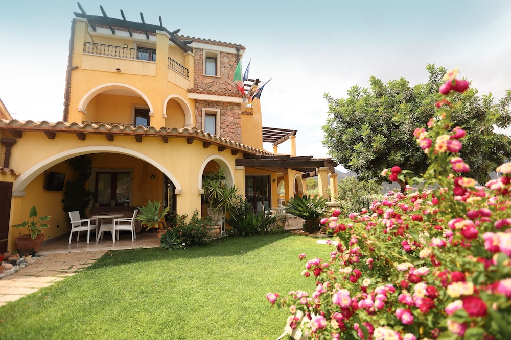 Hotel Sa Suergia - Image 1