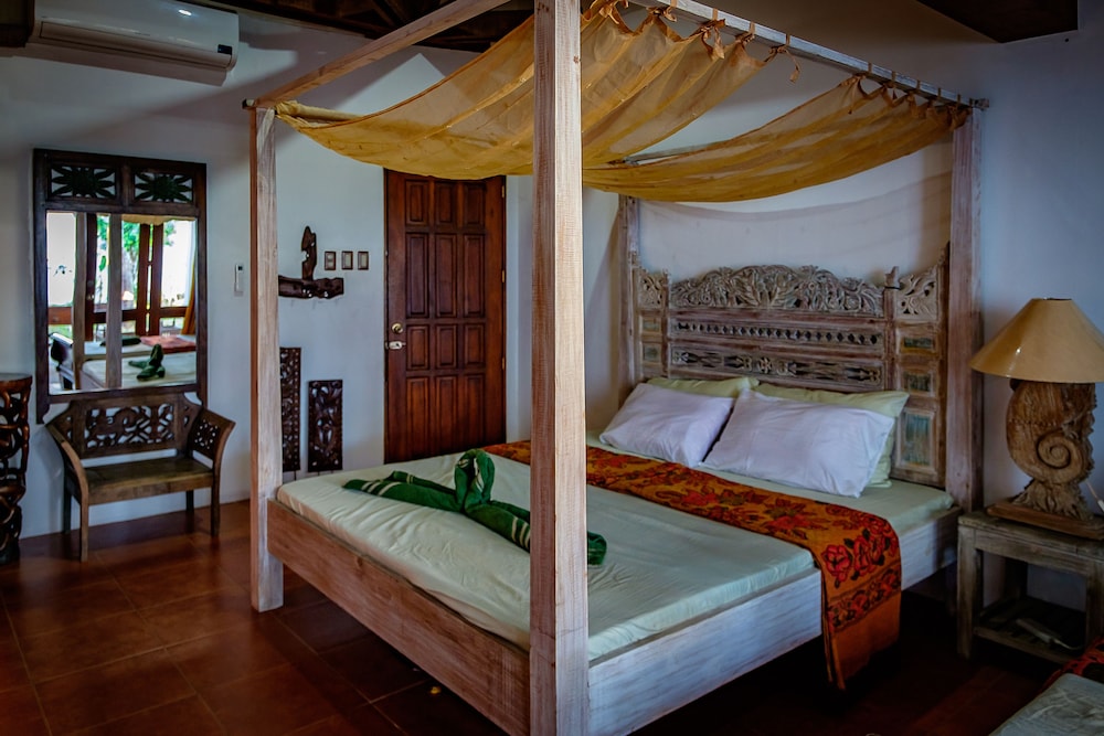Ayo Homtel