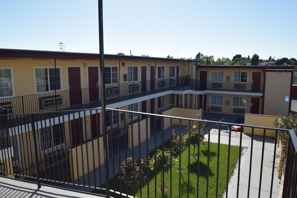 Vallejo Vacations - Motel 7 - Property Image 16