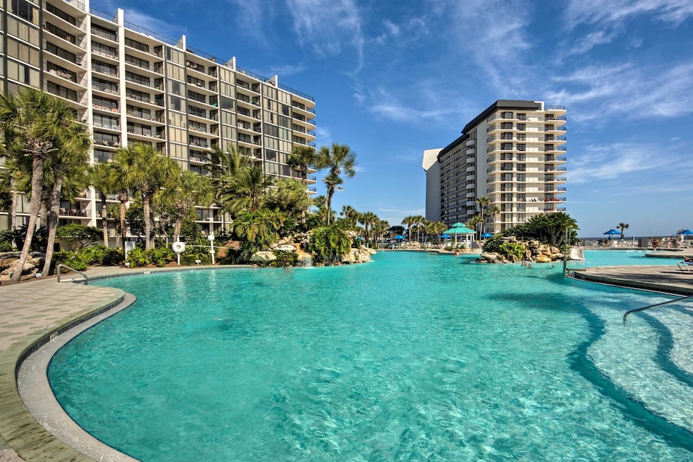 Panama City Beach Condo w/ Balcony & Ocean Views