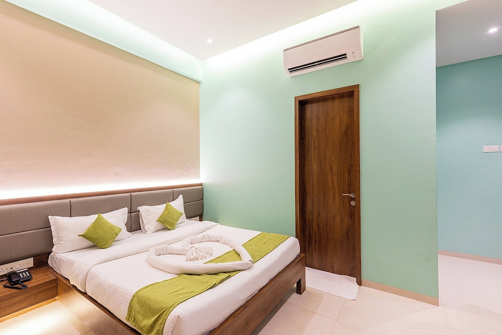 Hotel Seven Oaks
