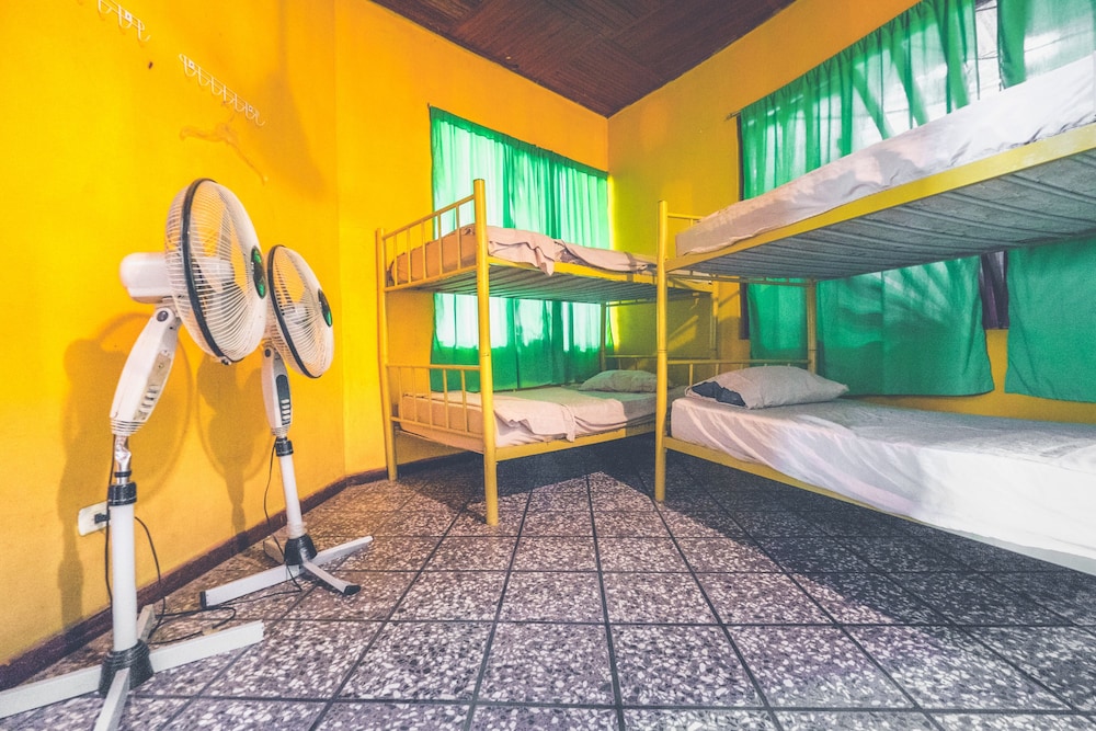 Pura Vida Hostel