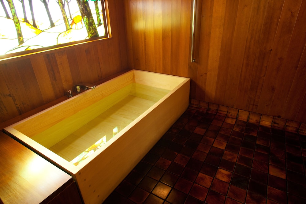 Tsukihitei Ryokan