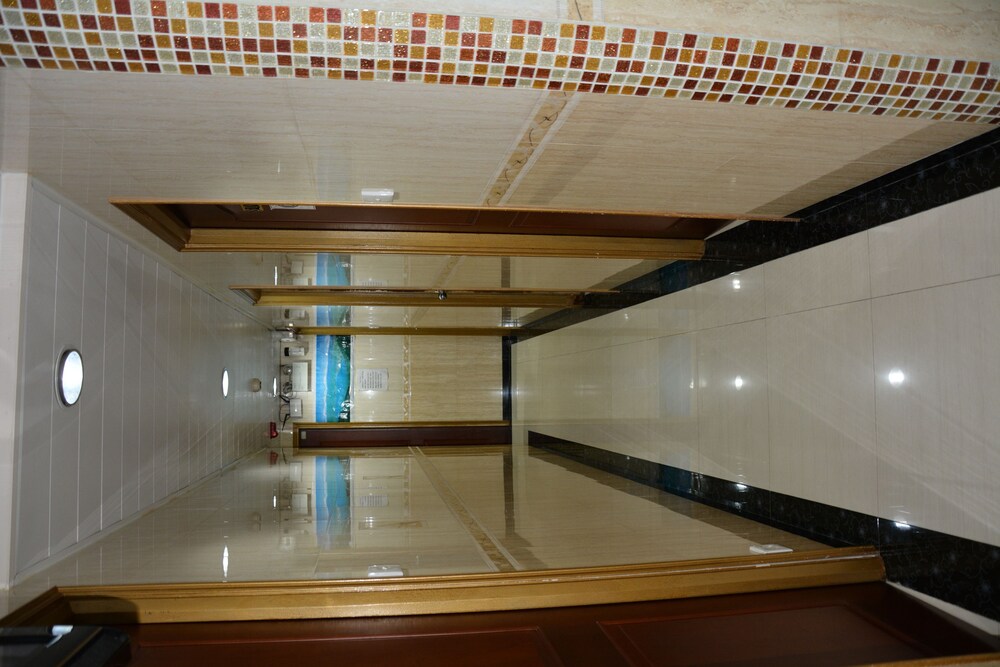 Everest Hostel