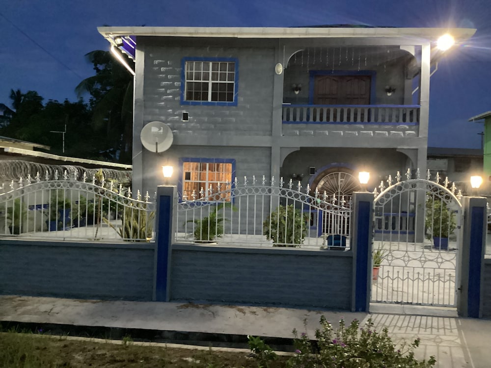 Lania Cottage